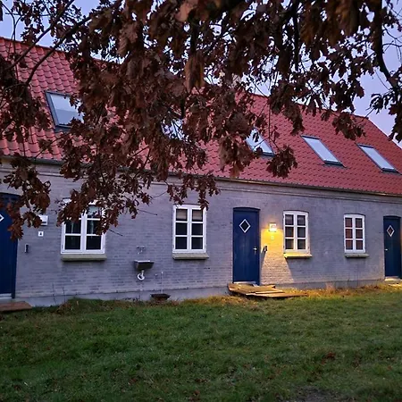 Naer Badeso Apartment